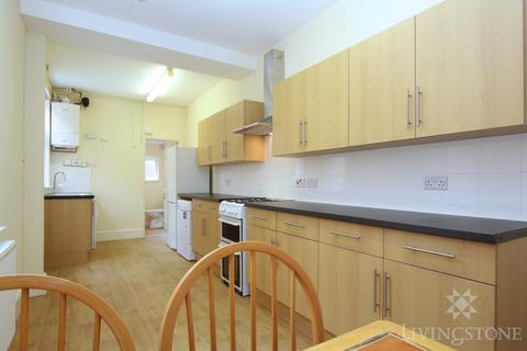 4 bedroom terraced house to rent, Hartopp Road, Leicester LE2