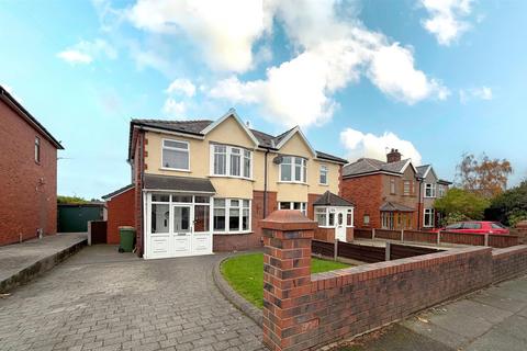 8 Crescent Avenue, Over Hulton, Bolton, BL5 1EW