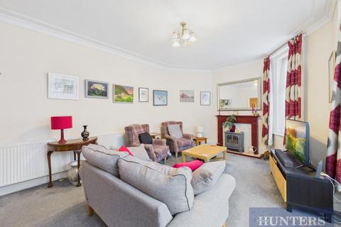 4 bedroom end of terrace house for sale, Trafalgar Road, Scarborough