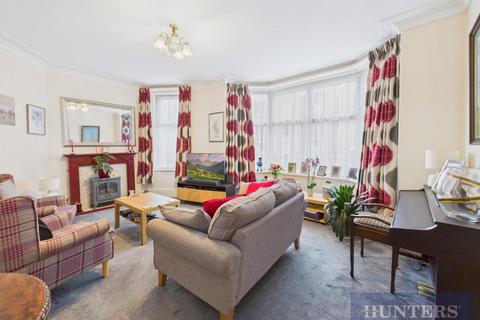 4 bedroom end of terrace house for sale, Trafalgar Road, Scarborough