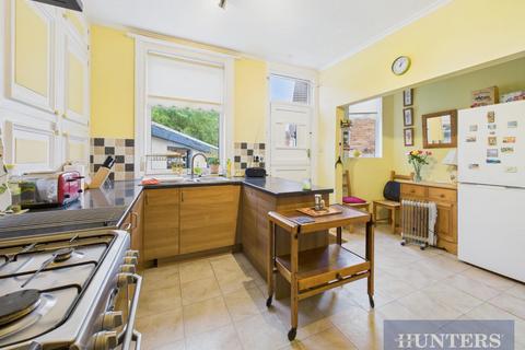 4 bedroom end of terrace house for sale, Trafalgar Road, Scarborough