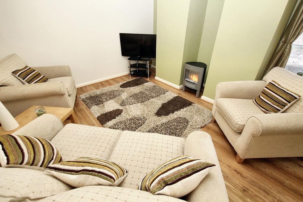 Snug / Second Lounge