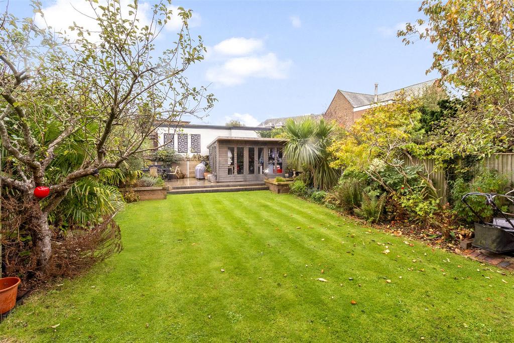 St Marys Close,89-012.JPG