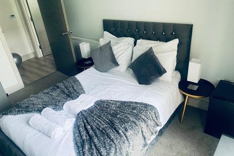2 bedroom flat share to rent, Clockhouse Avenue, Barking IG11