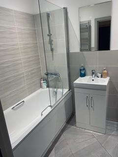 2 bedroom flat share to rent, Clockhouse Avenue, Barking IG11