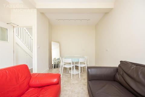 6 bedroom terraced house to rent, Caledonian Road, Brighton