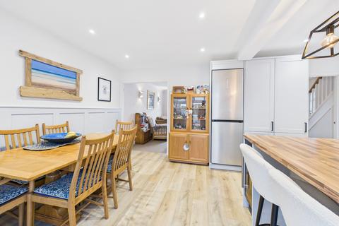 4 bedroom semi-detached house for sale, Brackley Road, Hazlemere