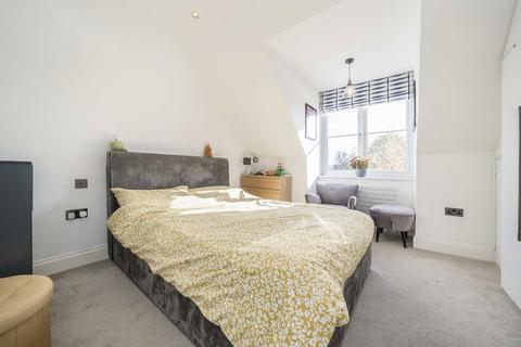 1 bedroom flat for sale, Creffield Road, London W5