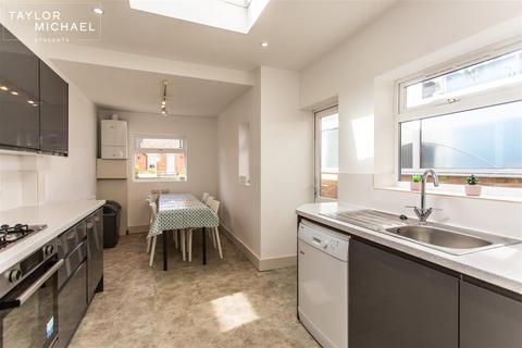 6 bedroom terraced house to rent, Buller Road, Brighton