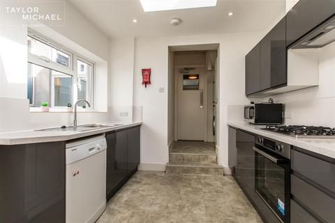 6 bedroom terraced house to rent, Buller Road, Brighton