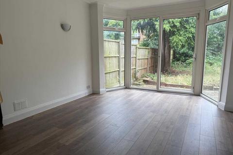 6 bedroom semi-detached house to rent, Glendale Avenue, Edgware, HA8