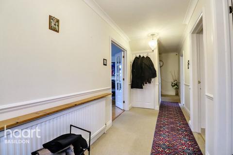 3 bedroom end of terrace house for sale, Gascoigne Way, Billericay