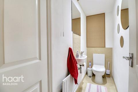 3 bedroom end of terrace house for sale, Gascoigne Way, Billericay