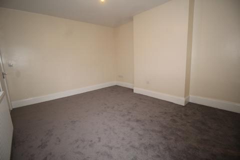 3 bedroom apartment to rent, Croxdale Terrace, Tyne And Wear NE10