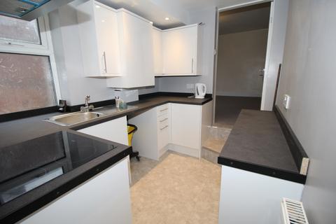3 bedroom apartment to rent, Croxdale Terrace, Tyne And Wear NE10