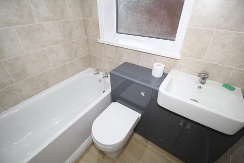 3 bedroom apartment to rent, Croxdale Terrace, Tyne And Wear NE10