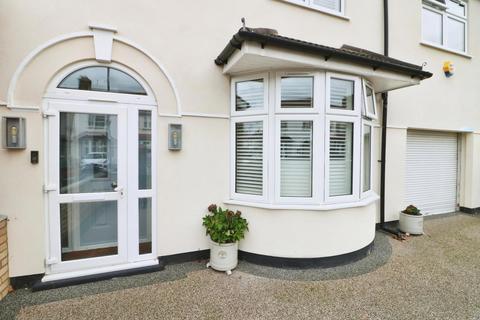 undefined, Staines Road, Ilford IG1