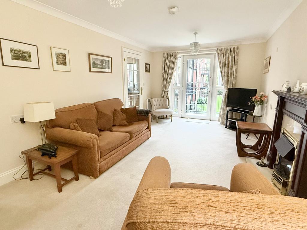 Living/Dining Area