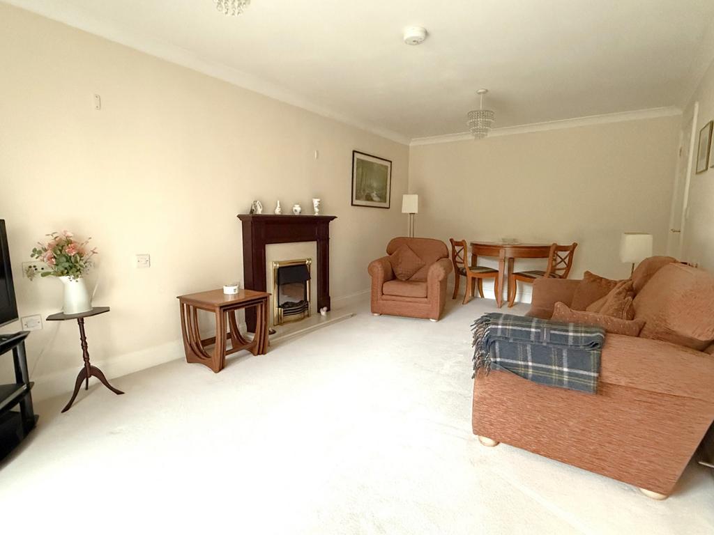 Living/Dining Area