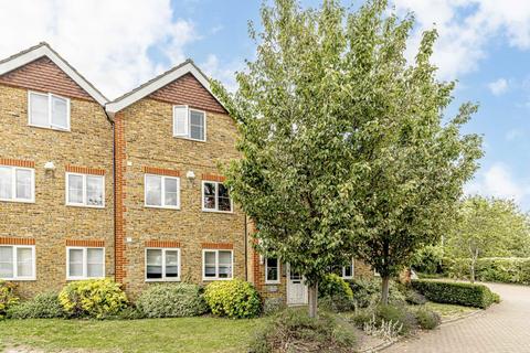 Kempton Court, Sunbury-On-Thames TW16