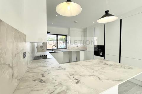 undefined, Mount Pleasant Road, London E17
