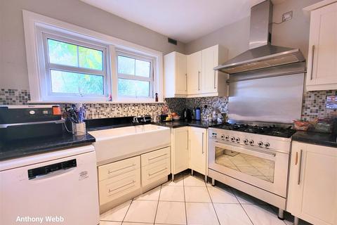 undefined, Barrowell Green, Winchmore Hill, N21