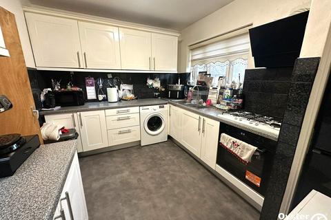 undefined, Severn Drive, Enfield, EN1