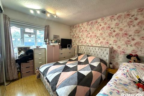 undefined, Severn Drive, Enfield, EN1
