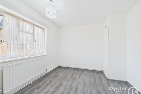 undefined, Severn Drive, Enfield, EN1