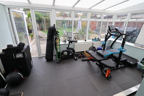 3 bedroom semi-detached house for sale, Arterial Road, Rayleigh, SS6