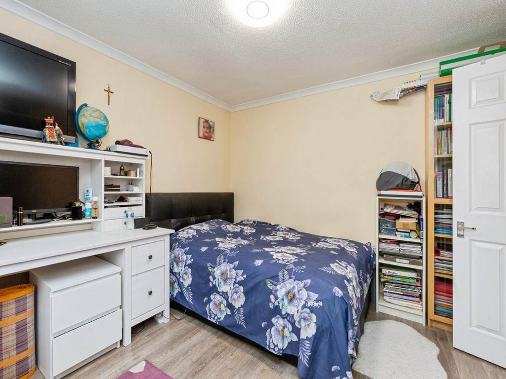Bedroom 2 (2)