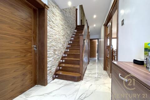 4 bedroom semi-detached house for sale, Ancaster Crescent, NEW MALDEN KT3