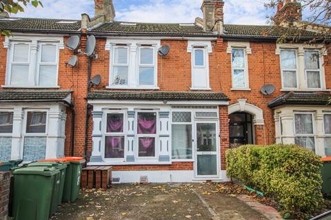 2 bedroom flat for sale, Shakespeare Crescent, Manor Park, E12
