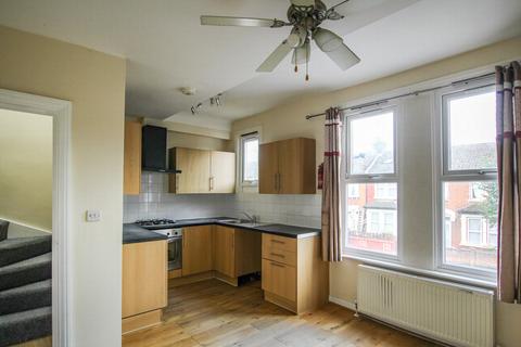 2 bedroom flat for sale, Shakespeare Crescent, Manor Park, E12