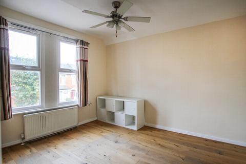 2 bedroom flat for sale, Shakespeare Crescent, Manor Park, E12