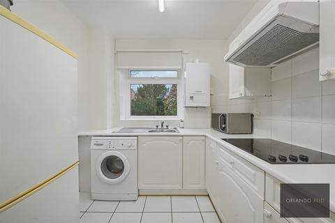 2 bedroom apartment to rent, Nightingale Lane, Clapham South