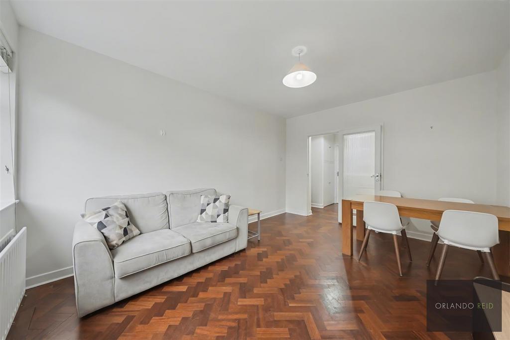 Flat 13, St Anthonys Court SW12 8 NS-10.jpg