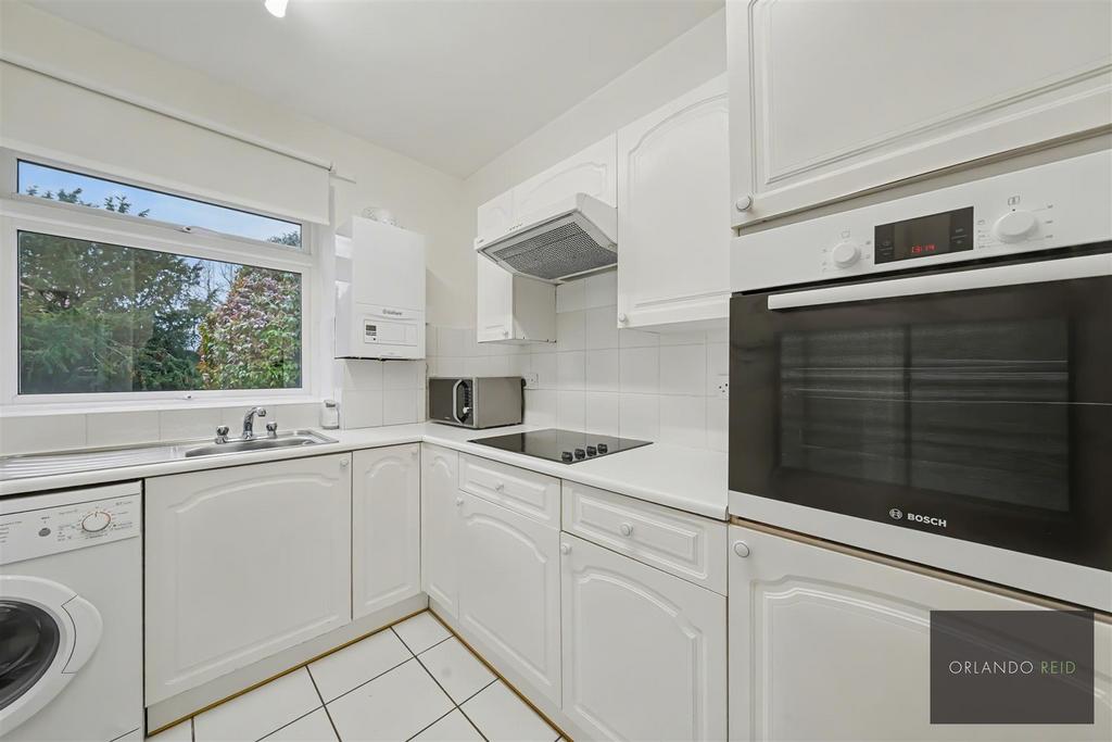 Flat 13, St Anthonys Court SW12 8 NS-7.jpg