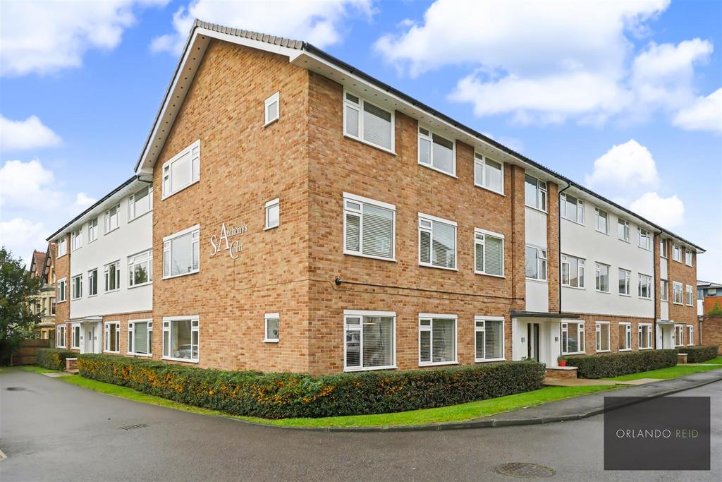 Flat 13, St Anthonys Court SW12 8 NS-11.jpg