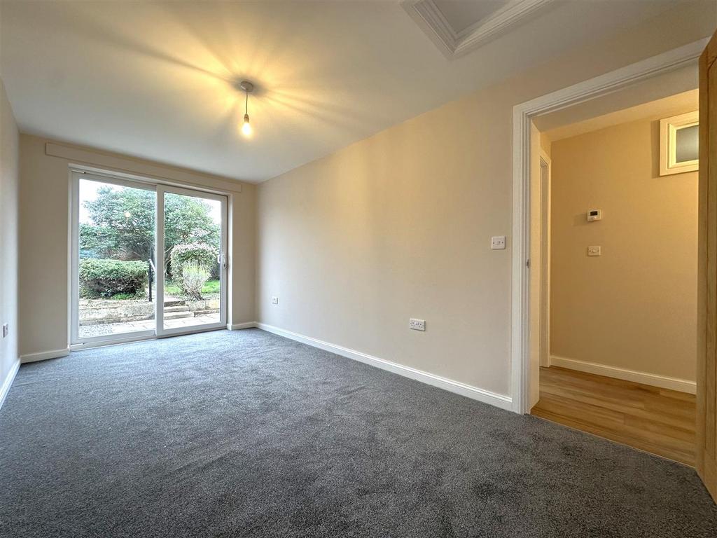 Bedroom 4.jpg