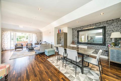 3 bedroom flat to rent, Redington Road, London NW3