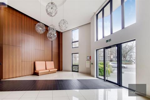 1 bedroom apartment for sale, Stewarts Road, London