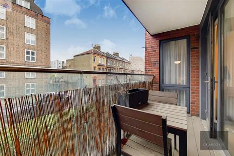 1 bedroom apartment for sale, Stewarts Road, London