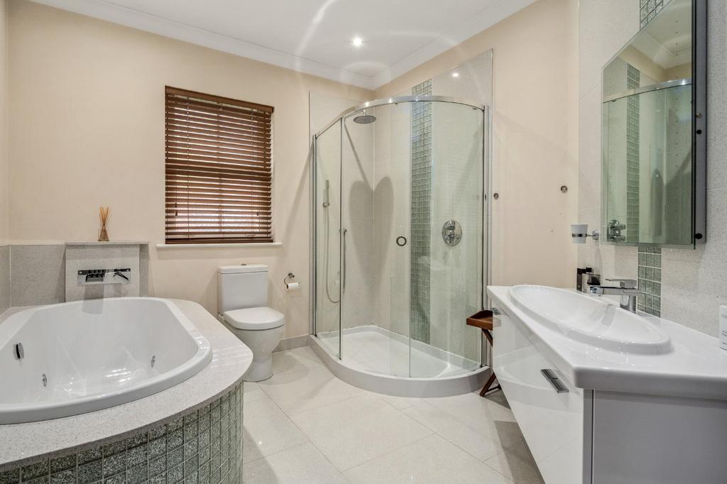 Ensuite