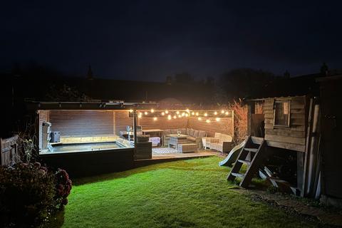 undefined, Herstmonceux BN27