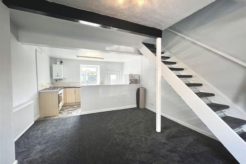 2 bedroom terraced house to rent, Arundel Street, Glossop
