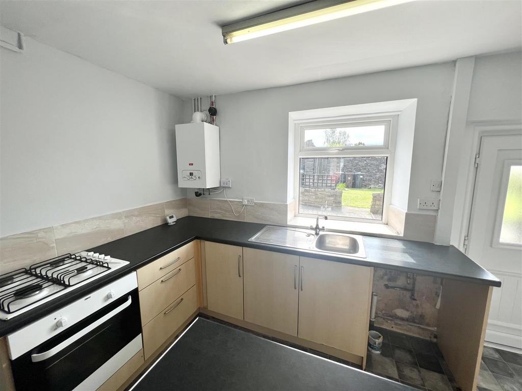 Kitchen 4.jpg