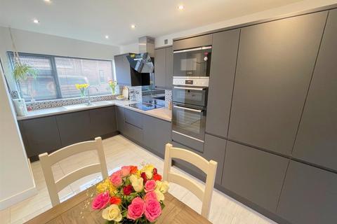 undefined, Lyndale Close, Leek