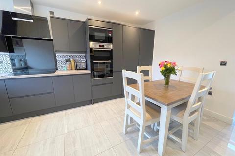 6 Lyndale Close, Leek, ST13 5AQ
