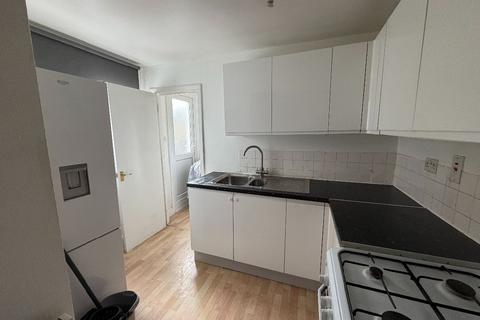 1 bedroom flat to rent, Flaxman Road, London